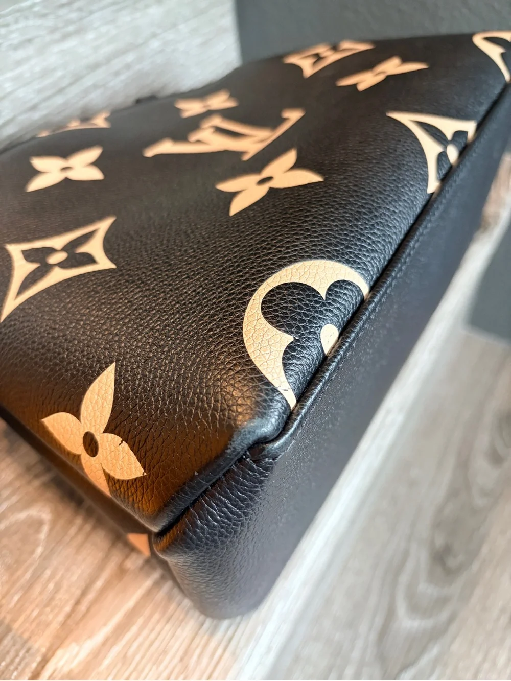 Louis Vuitton Petit Palais Black & Cream Top-Handle purse